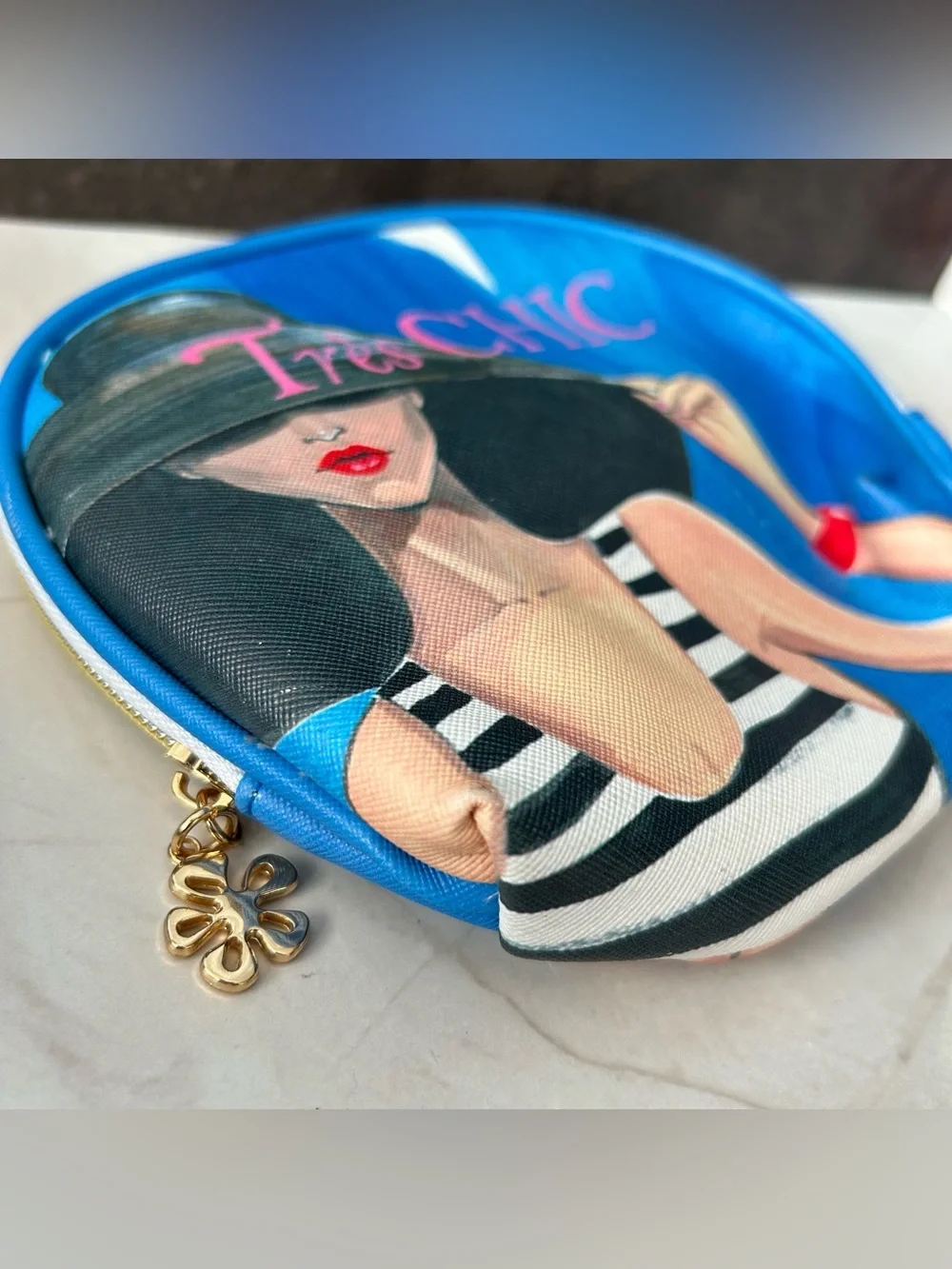 Très Chic Blue Cosmetic Pouch with Fashion Illustration